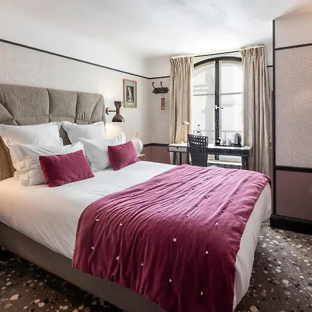 Therese Hotel