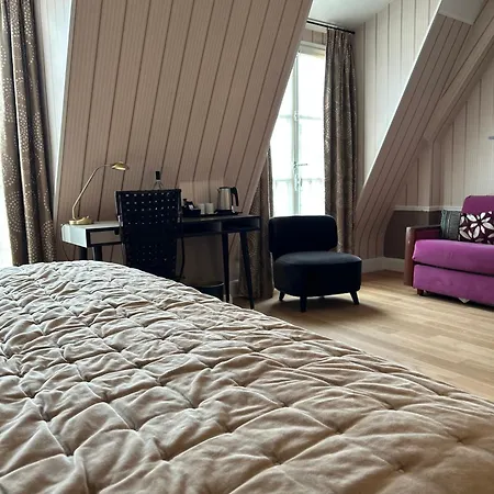 Thérèse 4*