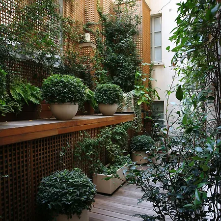 Therese Hotel